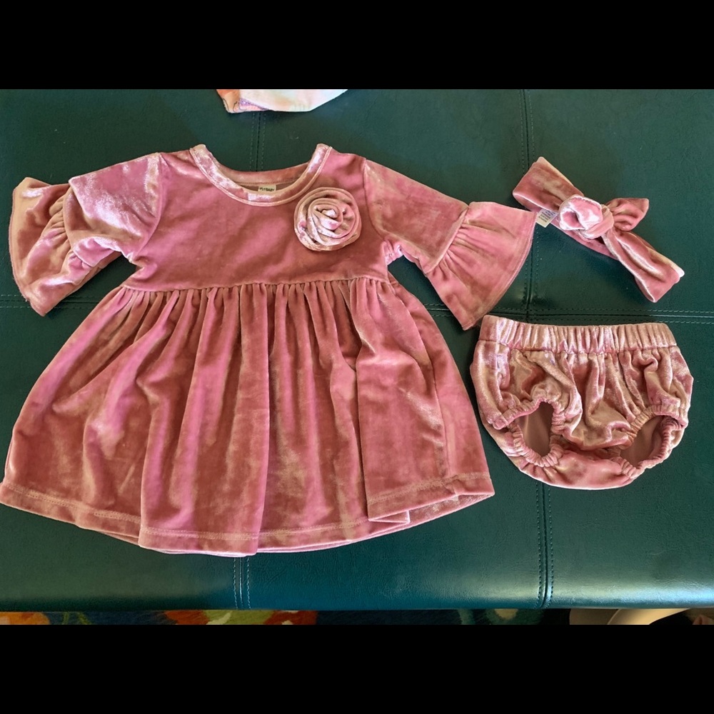 EUC dusty pink velvet dress